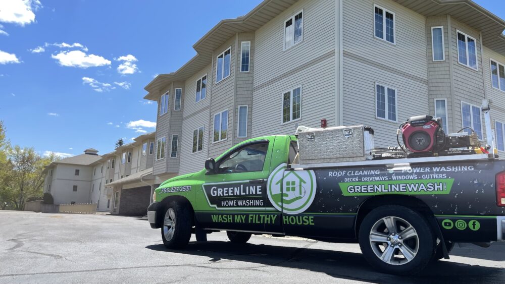 GreenLine Home Washing work truck