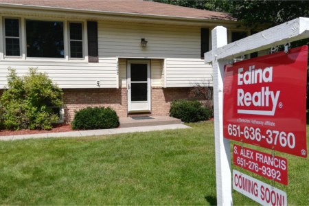 Cobweb Removal In Orono, MN Complete House Washing