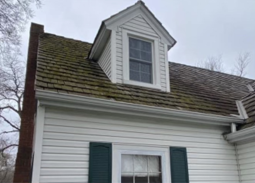 Cedar Shake Roof Cleaning